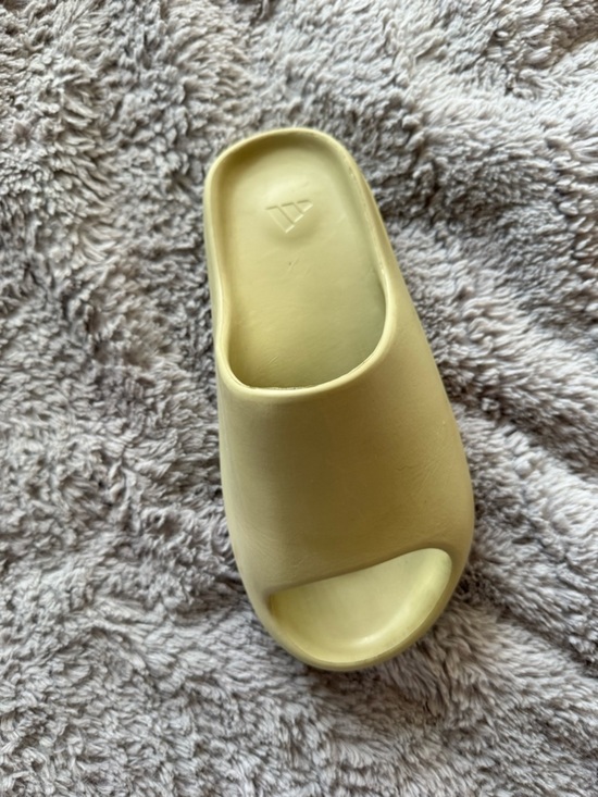 YEEZY Men’s Slides Size 7 main image 6